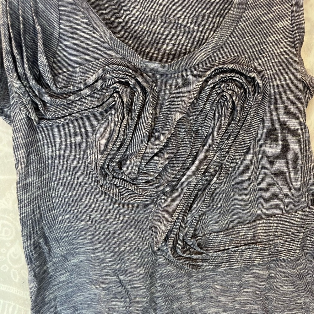 ANTHROPOLOGIE NAVY BLUE WHITE ART TOP XS EUC EXTRA CUTE LITTLE YELLOW BUTTON - Picture 3 of 7